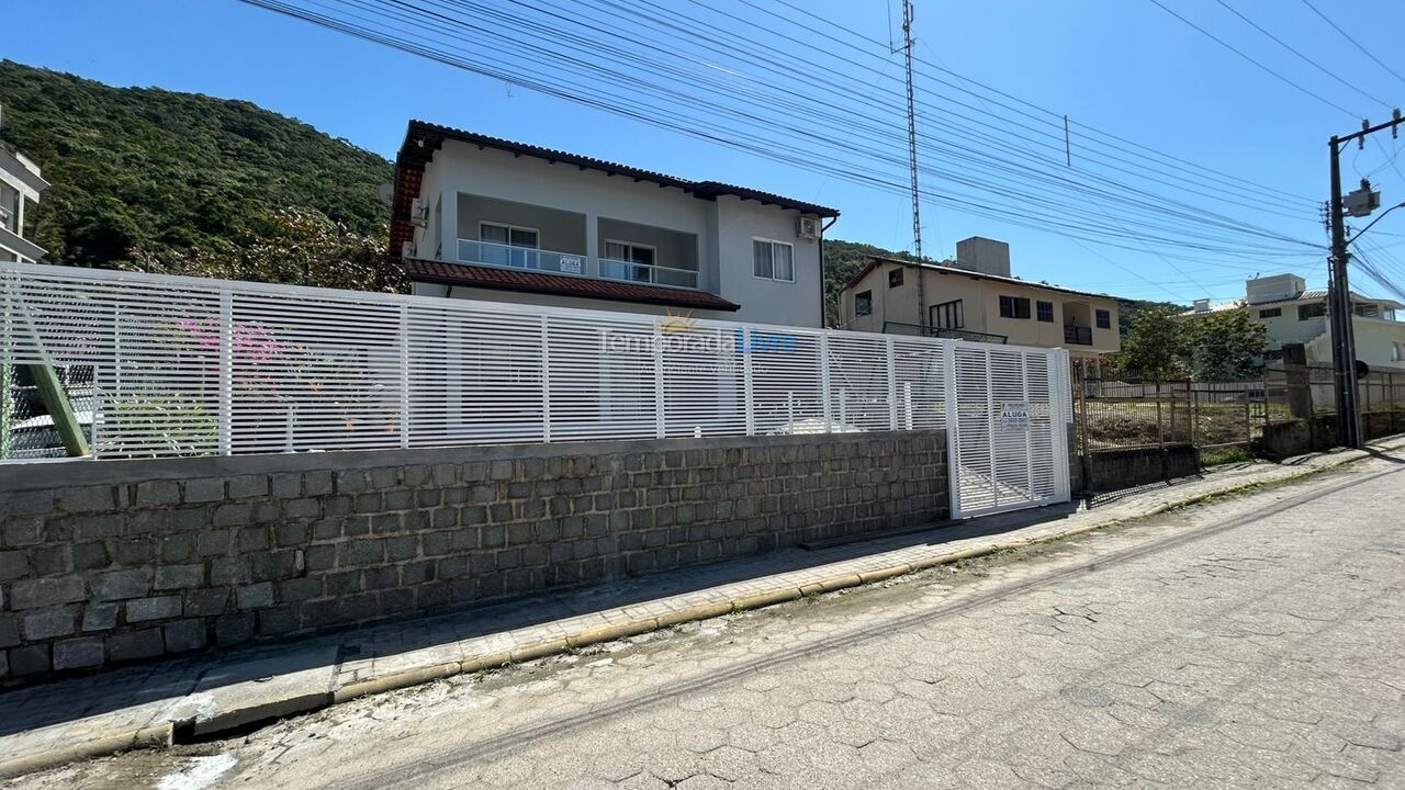 House for vacation rental in Bombinhas (Praia de Bombas)