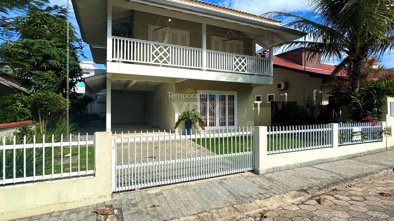 House for vacation rental in Bombinhas (Canto Grande)