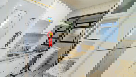 Lindo ap de dois quartos, de frente e com vista para o mar (C131)