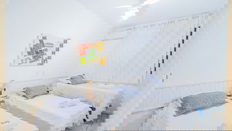 Lindo ap de dois quartos, de frente e com vista para o mar (C131)