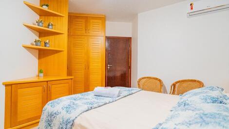 Lindo apartamento 2 quartos em condomínio de frente para o mar (C181)