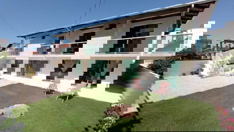 Apartamentos no centro de Bombinhas para até 5 pessoas