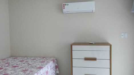Apartamentos no centro de Bombinhas para até 5 pessoas