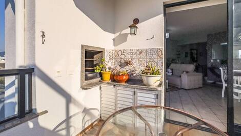 Beautiful penthouse overlooking the sea!