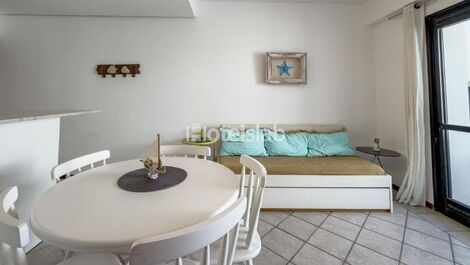 Hermoso apartamento de 2 habitaciones en condominio frente al mar.