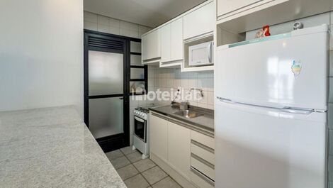 Hermoso apartamento de 2 habitaciones en condominio frente al mar.