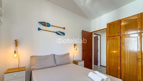 Hermoso apartamento de 2 habitaciones en condominio frente al mar.