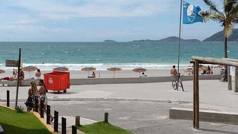 APARTAMENTO DUPLEX FRENTE A PLAYA PERÓ "PÉ NA AREIA"