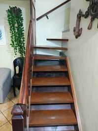 APARTAMENTO DUPLEX FRENTE A PLAYA PERÓ "PÉ NA AREIA"