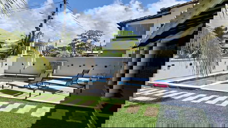 Three-suite house in the Vilas do Jacuipe condominium for rent.