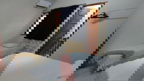 Suíte com 01 cama de casal e 01 cama de solteiro