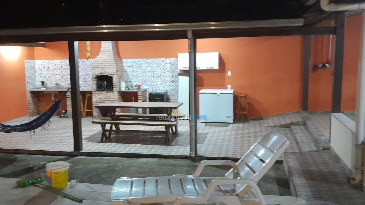 Casa para aluguel de temporada em Ubatuba (Pereque Açu)