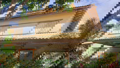 Blue Lagoon House in Guarajuba Near the Beach