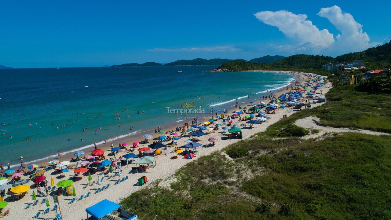 Apartment for vacation rental in Bombinhas (Praia de Quatro Ilhas)