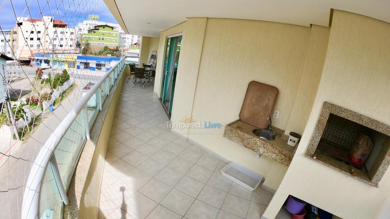 Apartamento para aluguel de temporada em Bombinhas (Praia de Bombas)