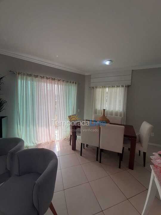 Apartamento para aluguel de temporada em Bombinhas (Praia de Bombas)
