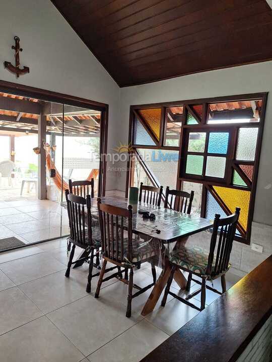 Casa para alquiler de vacaciones em Bertioga (Condominio Morada da Praia)
