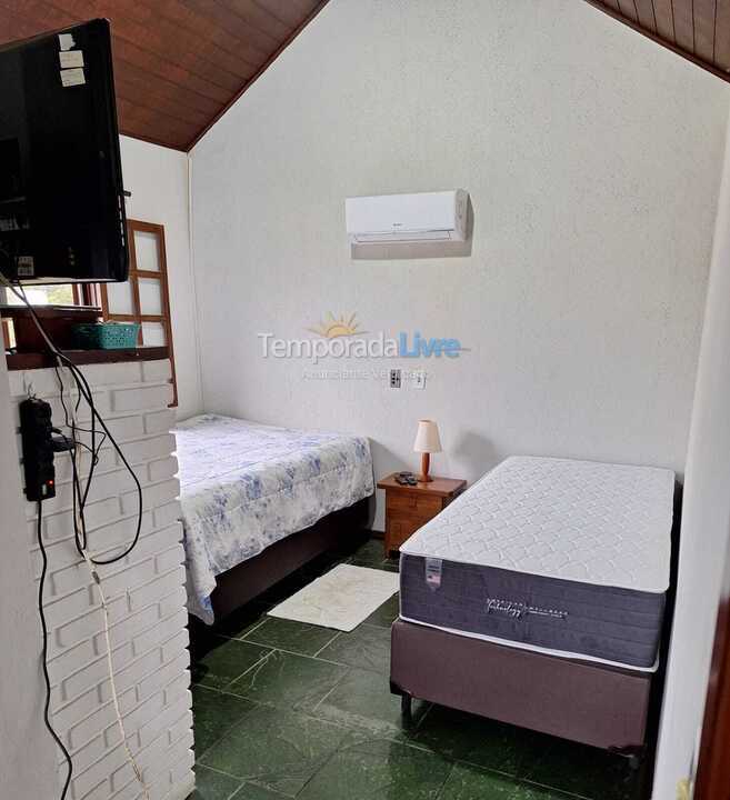 Casa para alquiler de vacaciones em Bertioga (Condominio Morada da Praia)