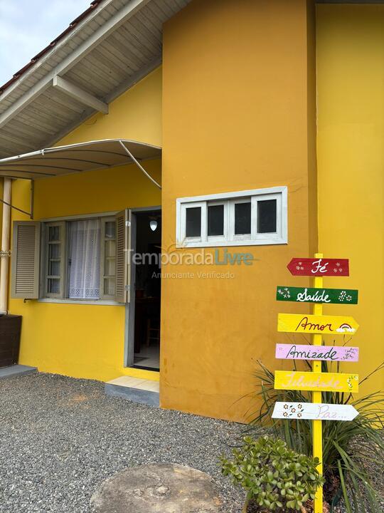 Casa para aluguel de temporada em São Francisco do Sul (Ubatuba)