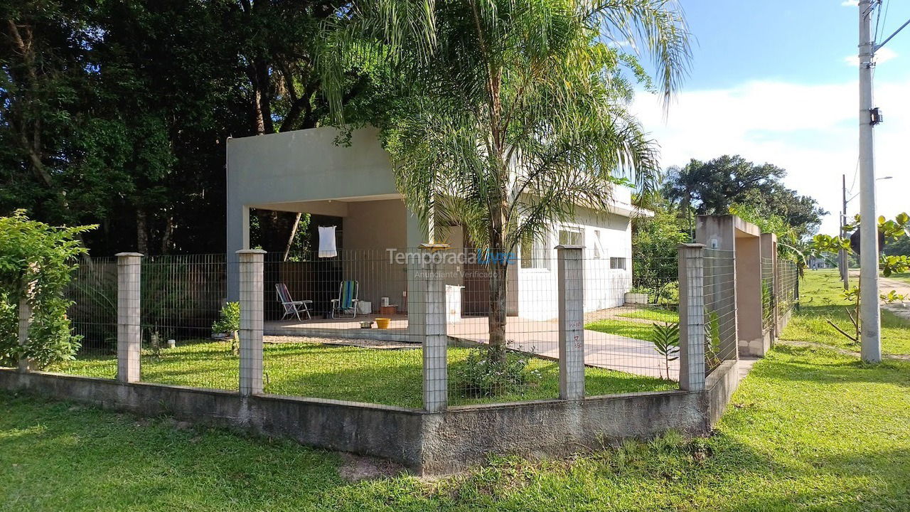Casa para aluguel de temporada em Bombinhas (Mariscal)
