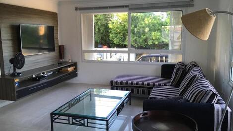 4 Bedroom House with Sea View in Daniela