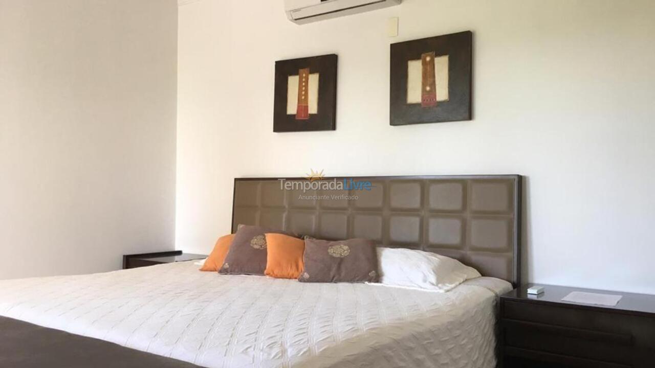 House for vacation rental in Florianópolis (Praia da Daniela)