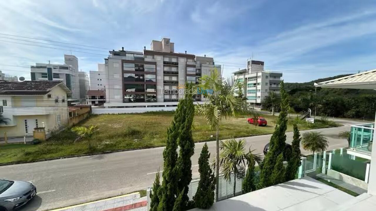 House for vacation rental in Governador Celso Ramos (Praia de Palmas)