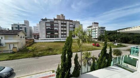 Spacious house with 5 suites 250m from the sea.