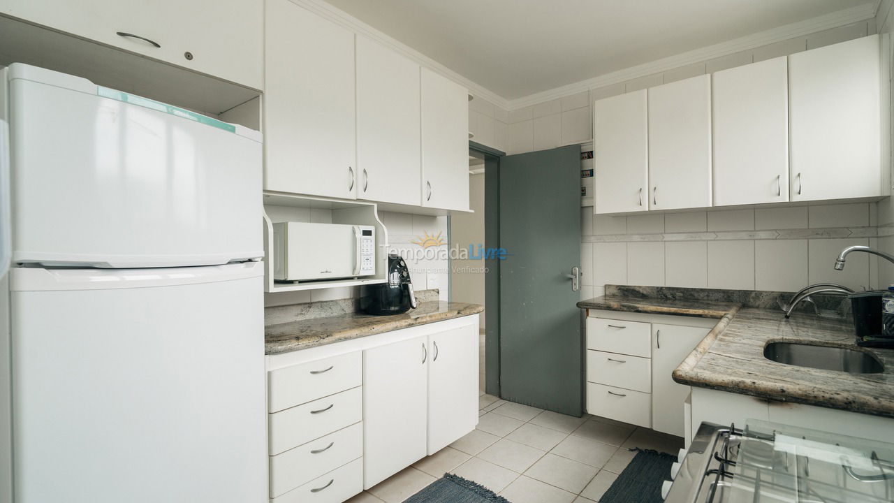 Apartamento para aluguel de temporada em Guarujá (Pitangueiras)
