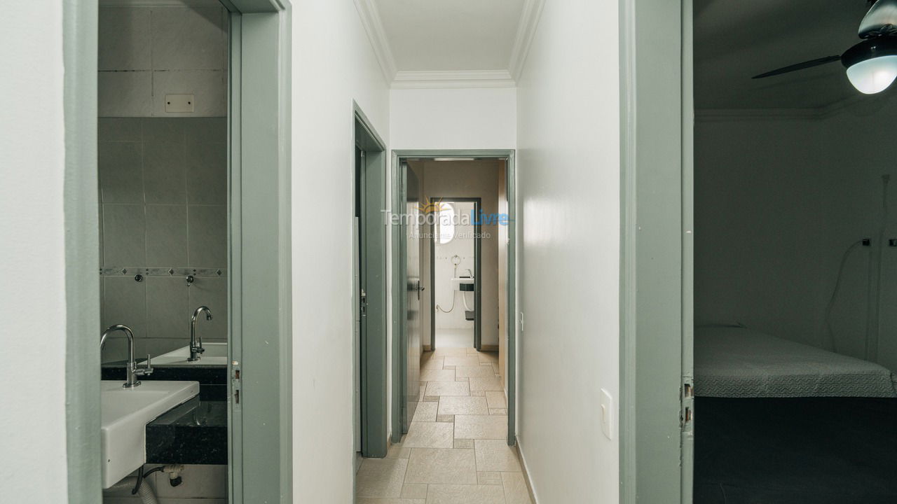 Apartamento para aluguel de temporada em Guarujá (Pitangueiras)
