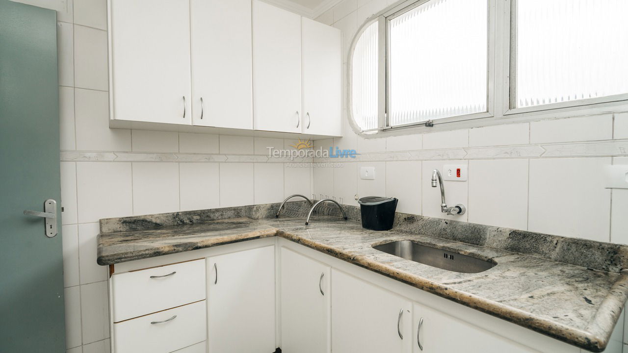 Apartamento para aluguel de temporada em Guarujá (Pitangueiras)