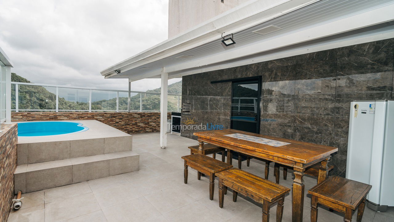 Apartamento para aluguel de temporada em Guarujá (Pitangueiras)