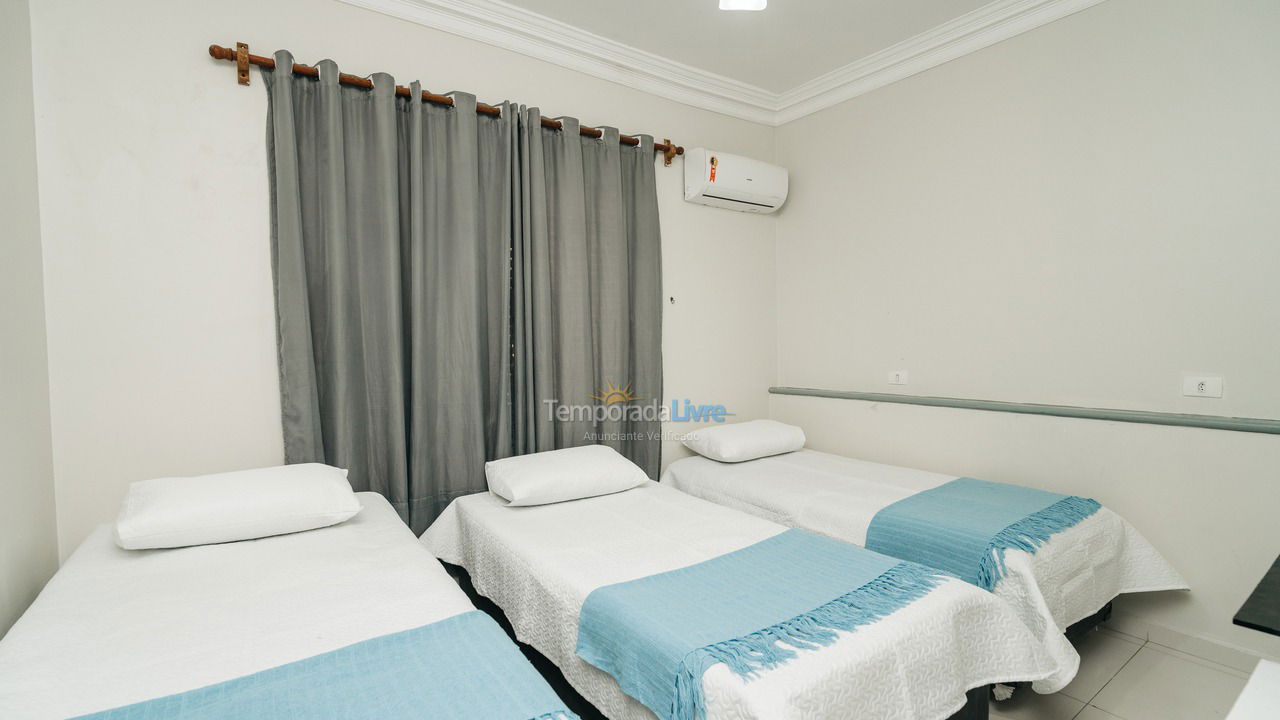 Apartamento para aluguel de temporada em Guarujá (Pitangueiras)