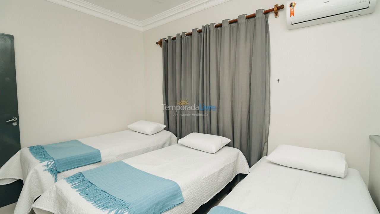 Apartamento para aluguel de temporada em Guarujá (Pitangueiras)