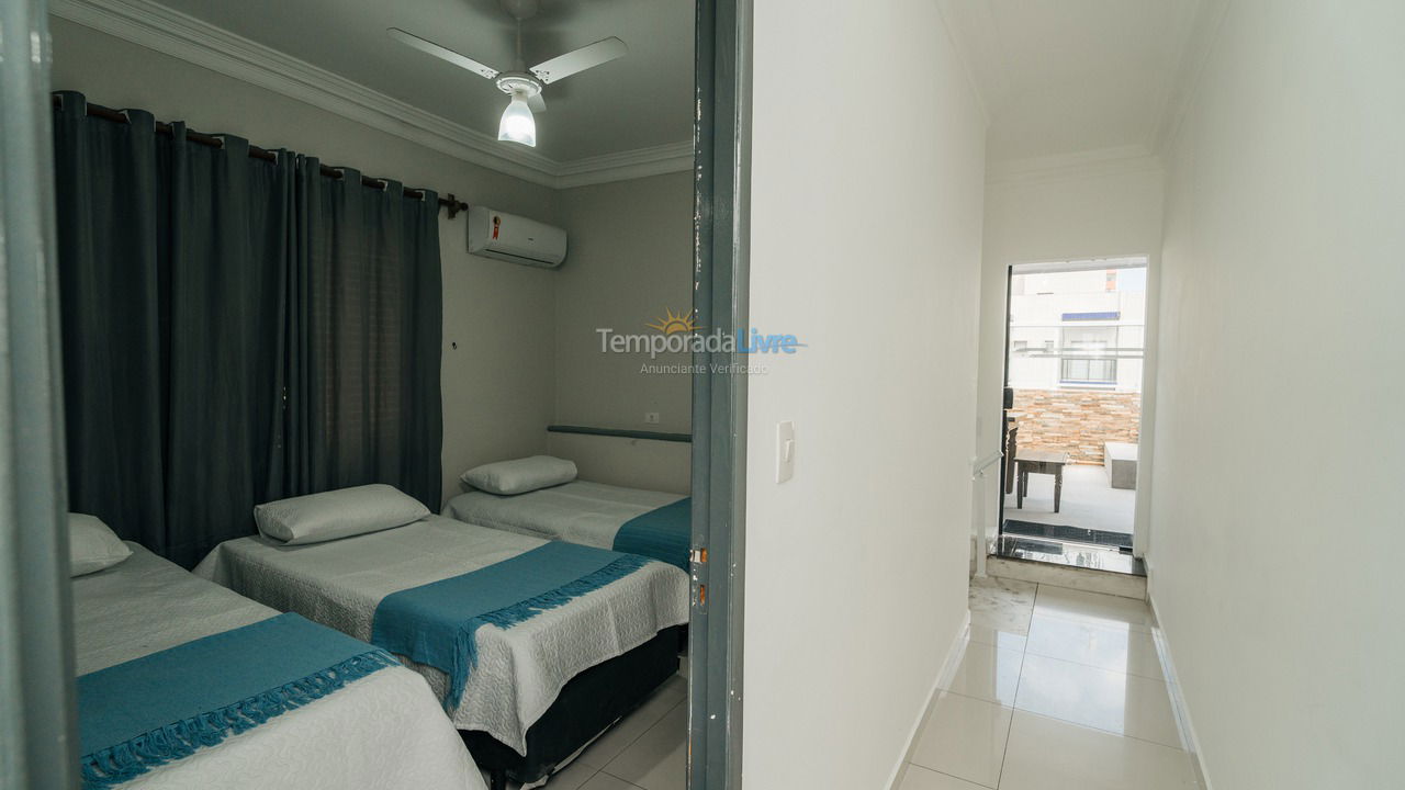 Apartamento para aluguel de temporada em Guarujá (Pitangueiras)