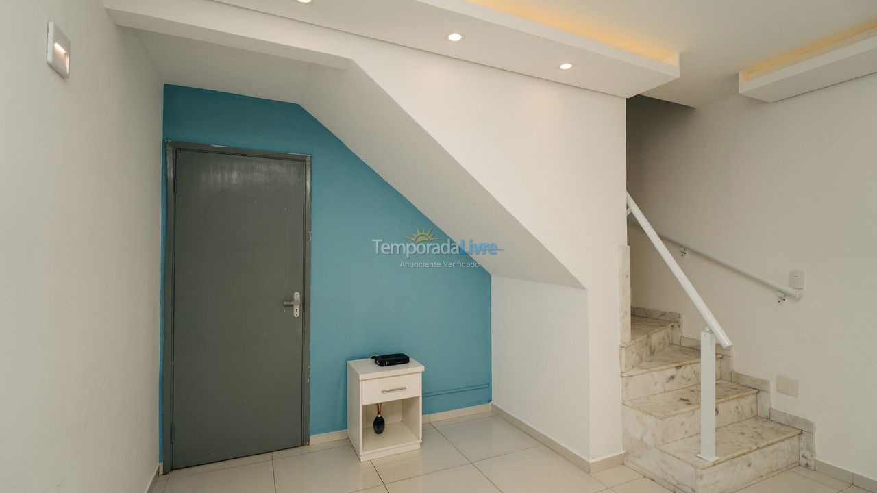 Apartamento para aluguel de temporada em Guarujá (Pitangueiras)