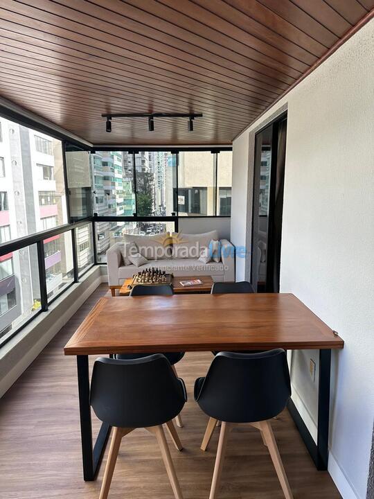 Apartamento para aluguel de temporada em Itapema (Meia Praia)