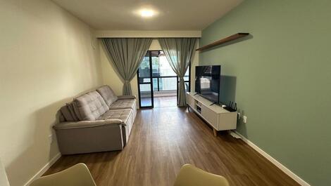Apartamento 3 quartos com ar condic/. centro meia praia Lindo rua 264