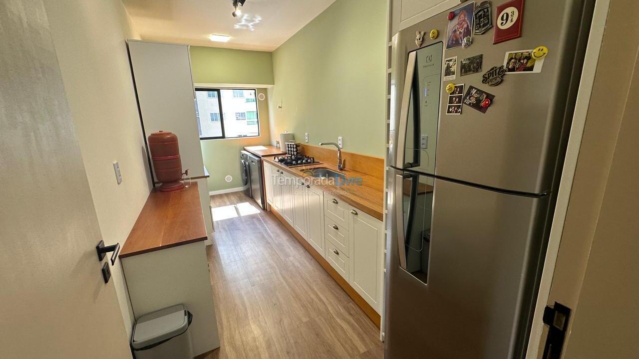 Apartamento para aluguel de temporada em Itapema (Meia Praia)