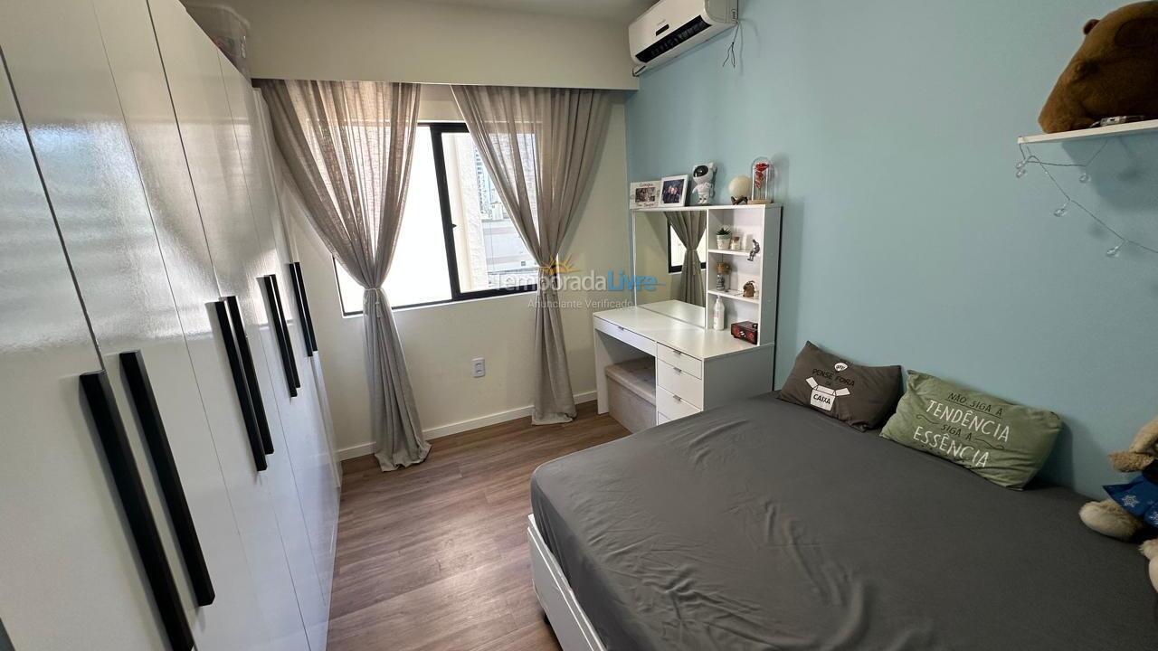 Apartamento para aluguel de temporada em Itapema (Meia Praia)