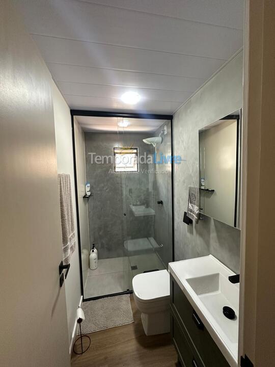 Apartamento para aluguel de temporada em Itapema (Meia Praia)