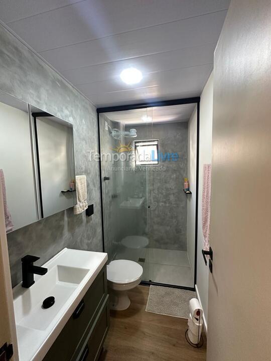 Apartamento para aluguel de temporada em Itapema (Meia Praia)