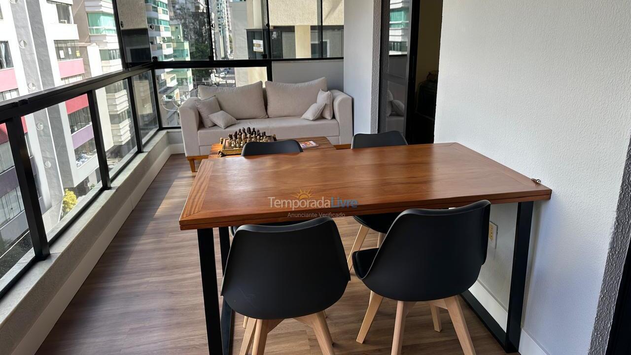 Apartamento para aluguel de temporada em Itapema (Meia Praia)
