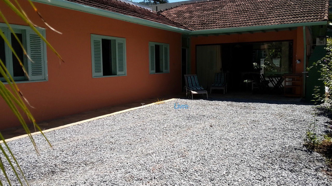 Casa para aluguel de temporada em Ubatuba (Praia do Lázaro)
