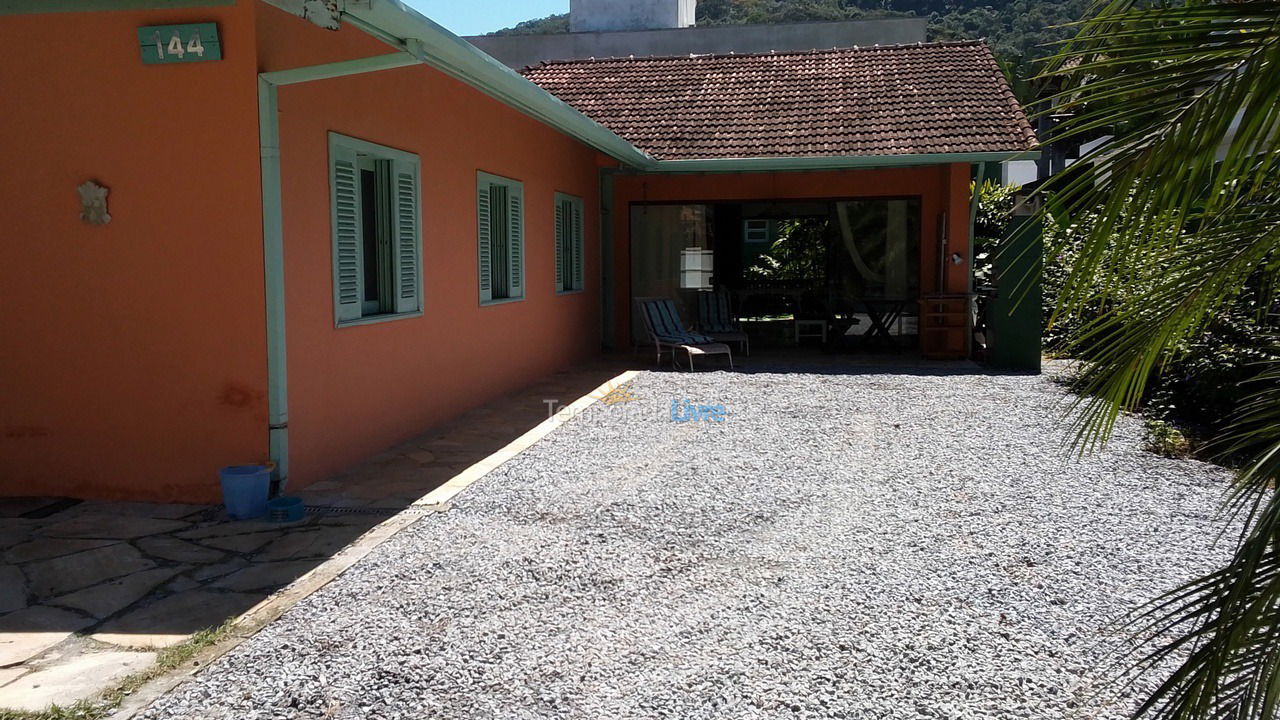Casa para aluguel de temporada em Ubatuba (Praia do Lázaro)