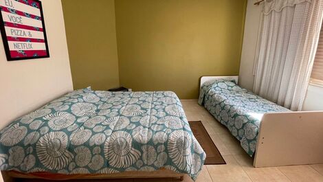 Casa de 3 quartos em Condomínio com piscina, na praia do Peró.