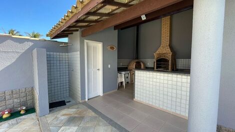 Casa de 3 quartos em Condomínio com piscina, na praia do Peró.