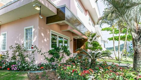 Hermosa casa disponible para alquiler en Palmas, ideal para su estadía.