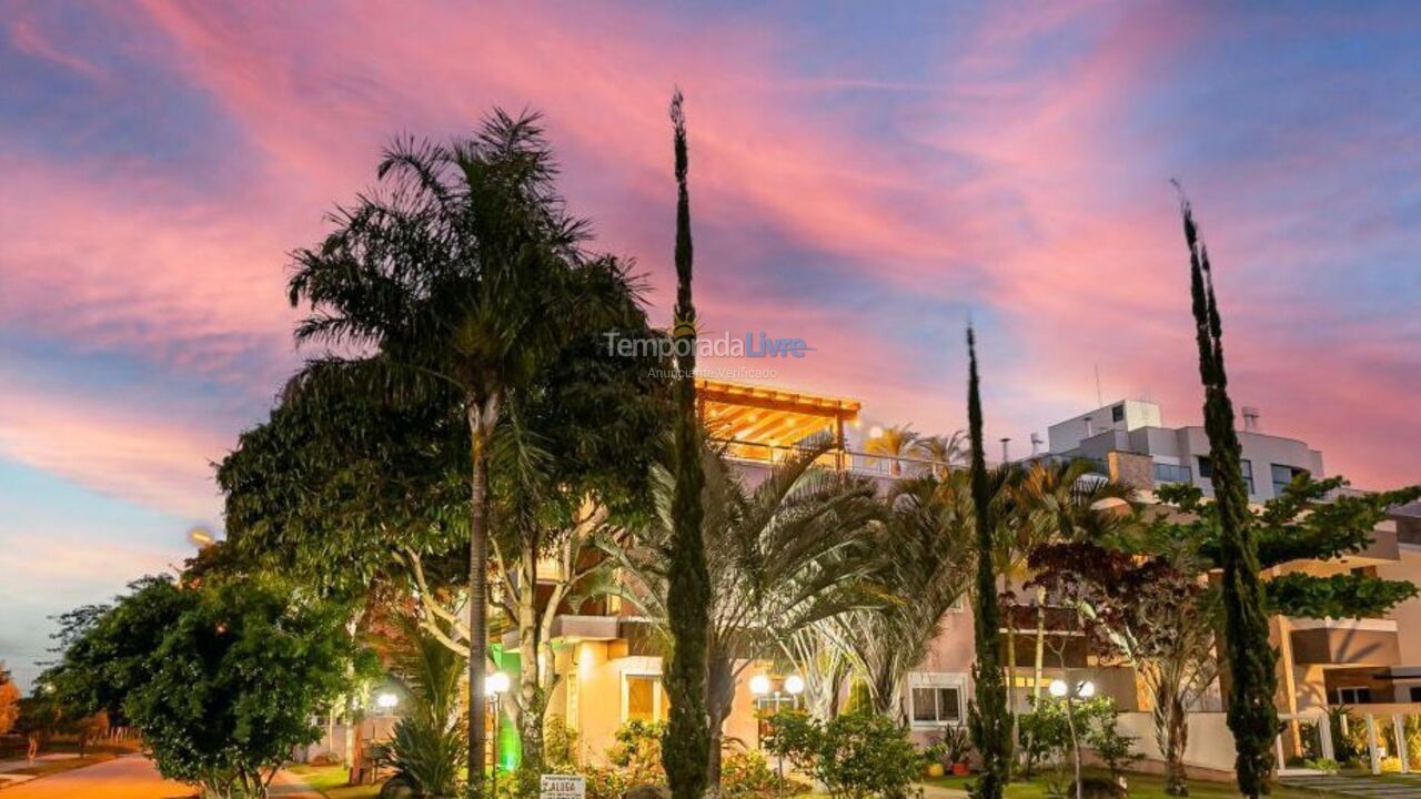 Casa para alquiler de vacaciones em Governador Celso Ramos (Praia de Palmas)