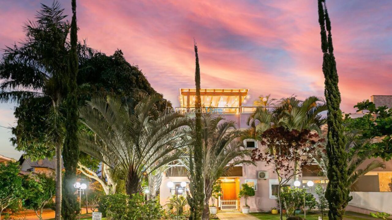 Casa para alquiler de vacaciones em Governador Celso Ramos (Praia de Palmas)